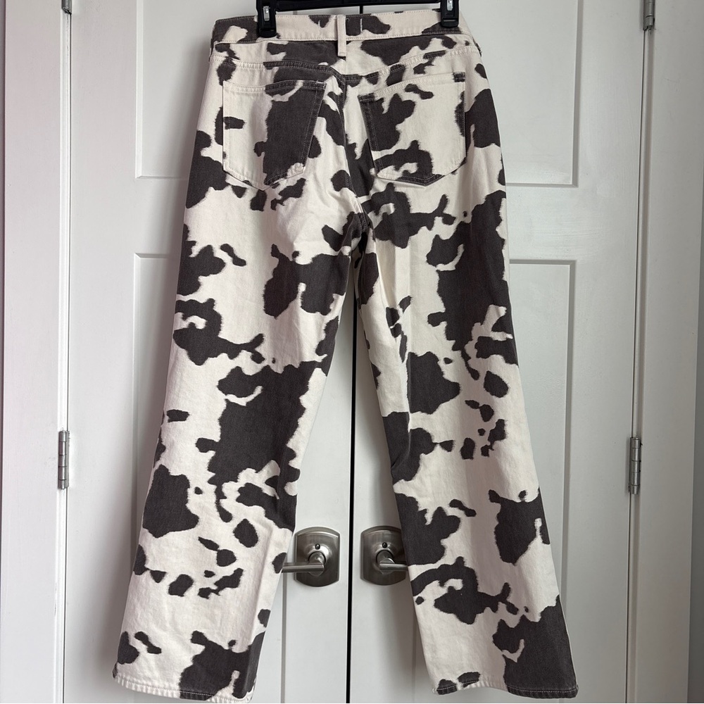 A&F Low Rise Baggy Jeans - Curve Love - 28 Short - Cow Print - Picture 3 of 7